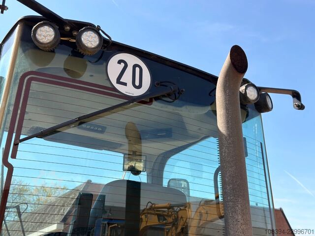Caterpillar 908M - Quick Coupler / Automatic Greasing / Forks and Bucket Caterpillar 908M - Quick Coupler / Automatic Greasing / For...