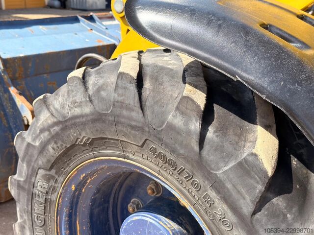 Caterpillar 908M - Quick Coupler / Automatic Greasing / Forks and Bucket Caterpillar 908M - Quick Coupler / Automatic Greasing / For...