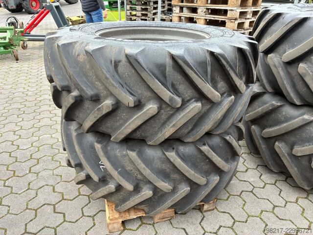 Michelin 540/65R30 Felgen Claas grau Michelin 540/65R30 Felgen Claas grau