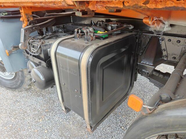 MAN L2000 4x4 10.220 with Army Shelter container MAN L2000 4x4 10.220 + Army Shelter container