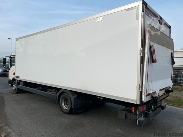 Refrigerated truck MAN 12.220 Kühlwagen