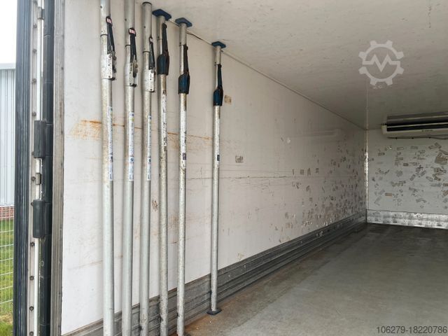 Refrigerated truck MAN 12.220 Kühlwagen