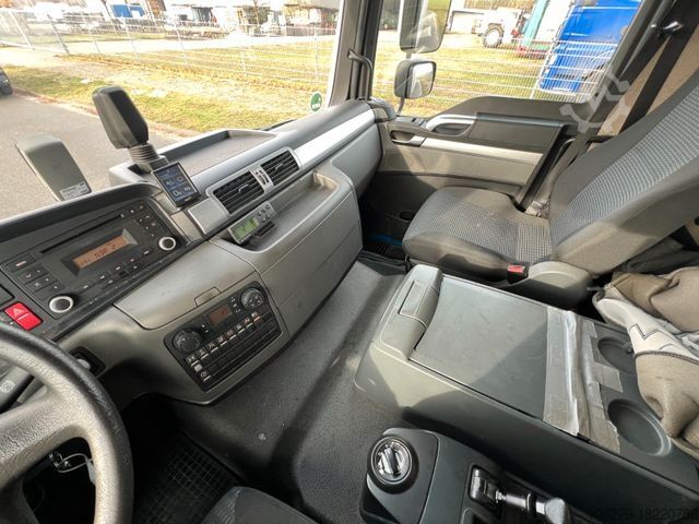 Refrigerated truck MAN 12.220 Kühlwagen