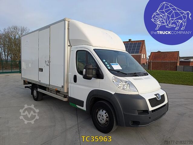 Suitcase Peugeot Boxer 2.0 HDI BOX + LIFT - ONLY ONE PART OF REG...