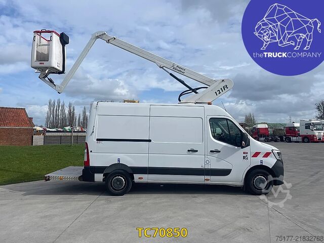 Lifting platform Renault Master 145.35 Nacelle