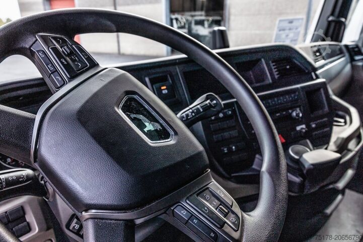 Tarpaulin MAN TGX 18.400 XLX+HAYON