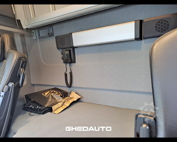 Standard SZM RENAULT TRATTORE STRADALE RENAULT T 520 HIGH CAB