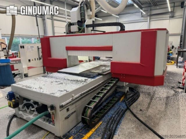 CNC-Bearbeitungszentrum COSMEC Conquest 515