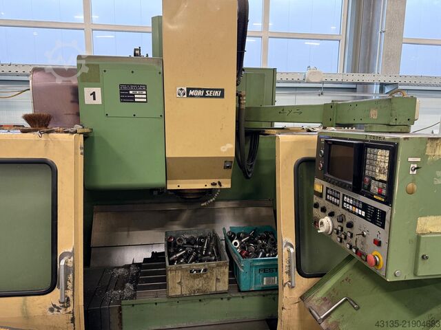 Vertical machining center Mori Seiki MV-40