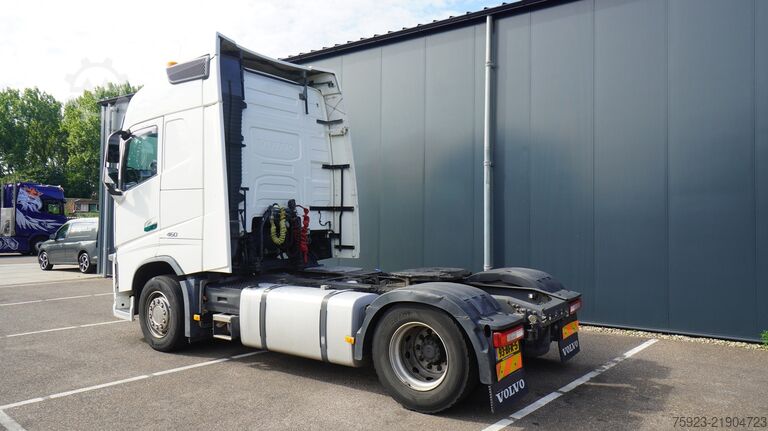 Standard-SZM Volvo FH 460 Globetrotter tractor unit