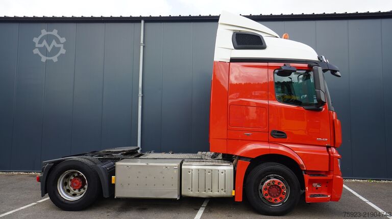 Standard-SZM Mercedes-Benz Actros 1943 tractor unit
