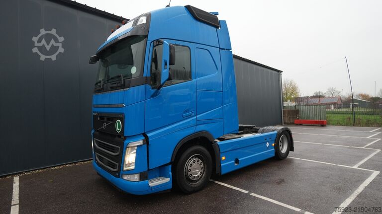 Standard-SZM Volvo FH 480 LNG Globetrotter tractor unit