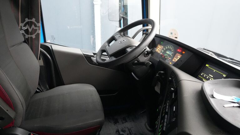 Standard-SZM Volvo FH 480 LNG Globetrotter tractor unit