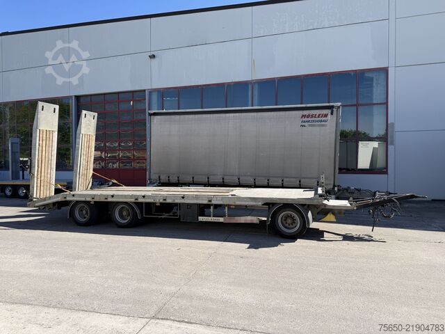 Low loader trailer Möslein TO 3 Schwebheim 3 Achs Tieflader Plato
