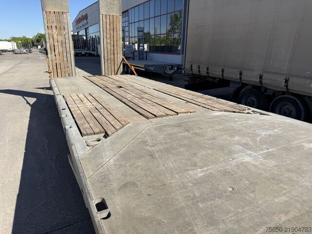 Low loader trailer Möslein TO 3 Schwebheim 3 Achs Tieflader Plato