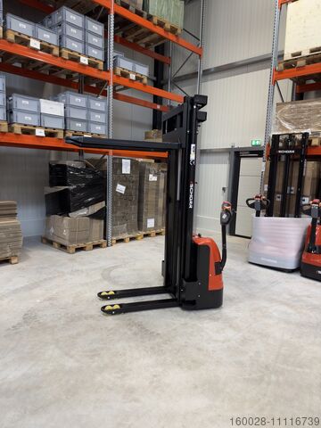 Forklift SCHORR RR12HHEF 2,5m mit FREIHUB