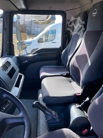 Transporter mit Koffer MAN TGL 8.180 Wäscherei Koffer mit LBW-Klima-3 Sitze