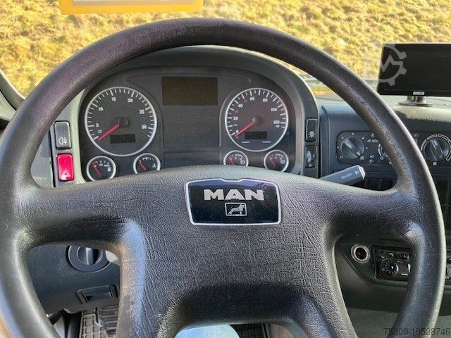 Transporter mit Koffer MAN TGL 8.180 Wäscherei Koffer mit LBW-Klima-3 Sitze