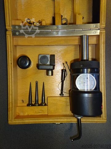 Zentriergerät , Centrikator