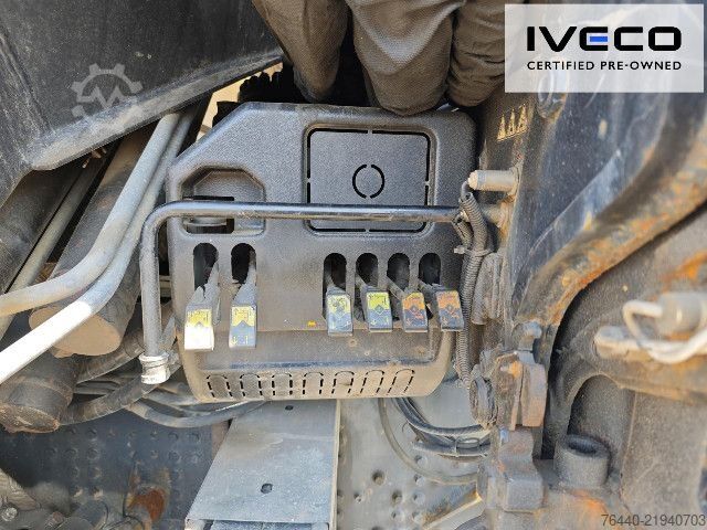 Kipper LKW IVECO TRAKKER mit EFFER Kran 470/5S !!!Motor neu!!!