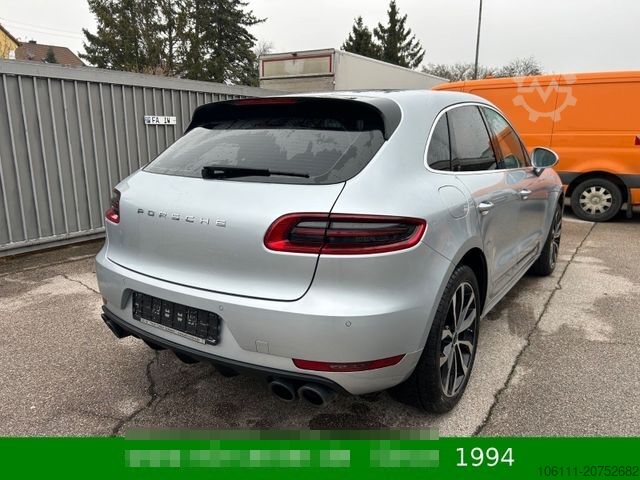 Pick-up PORSCHE Macan Turbo 3,6L V6 PANO/BOSE/CARBON/ALCANTARA