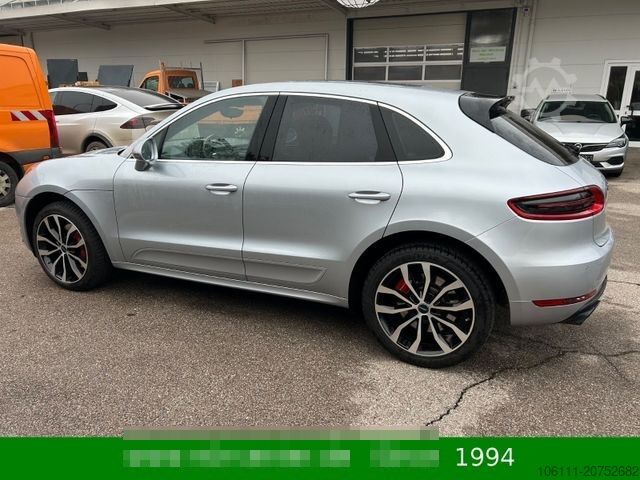 Pick-up PORSCHE Macan Turbo 3,6L V6 PANO/BOSE/CARBON/ALCANTARA