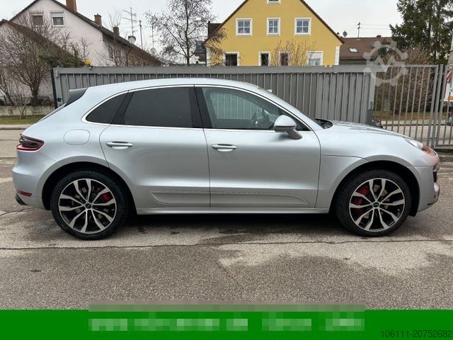 Pick-up PORSCHE Macan Turbo 3,6L V6 PANO/BOSE/CARBON/ALCANTARA
