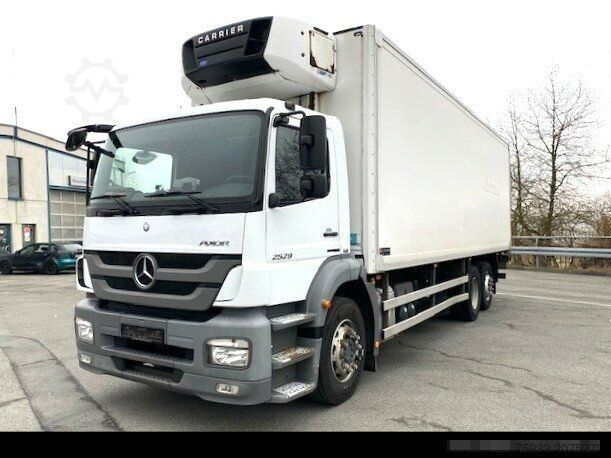 Kühlkoffer-LKW MERCEDES-BENZ Axor 2529 L Kühlk. Klima+LBW 2to+CarrierSupra750