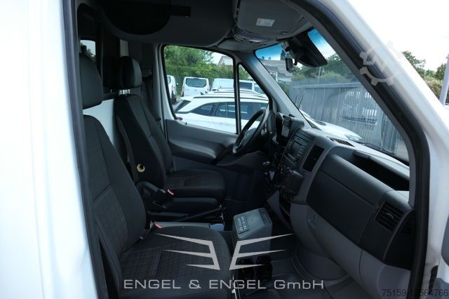 Fire truck mercedes-benz 319 Sprinter 6-Zylinder Rettungswagen Strobel