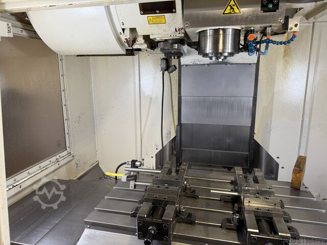 Vertical machining center +GF+ Mikron VCExxPro