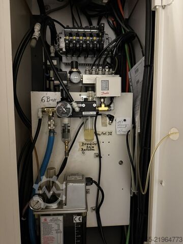 Vertical machining center +GF+ Mikron VCExxPro