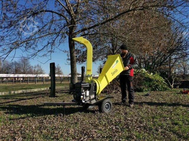 ZENIA wood chipper with B&S petrol engine 13 HP GX390 - 1 unit Agrinova 