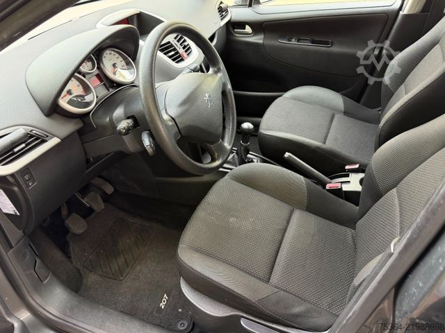 Van PEUGEOT 207 Tendance  1.4  VTi 70 kw 5 Türig Klima Eu5