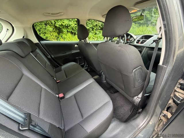 Van PEUGEOT 207 Tendance  1.4  VTi 70 kw 5 Türig Klima Eu5