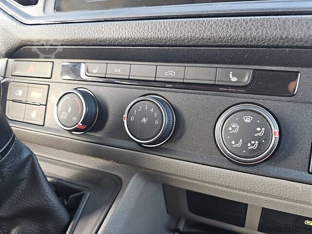 VOLKSWAGEN CRAFTER 35 2.0 L3H3 Dubbele Cabine LED Adaptieve Cruise Camera Euro6 Trekhaak Automaat! VW CRAFTER 35 2.0 L3H3 Dubbele Cabine LED Adaptiev...