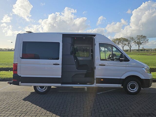 VOLKSWAGEN CRAFTER 35 2.0 L3H3 Dubbele Cabine LED Adaptieve Cruise Camera Euro6 Trekhaak Automaat! VW CRAFTER 35 2.0 L3H3 Dubbele Cabine LED Adaptiev...