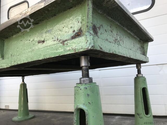 Richt- und Schweißplatte Stahlguß-Grauguß stark verrippt, schwere Richtplatte  1985 x 1000