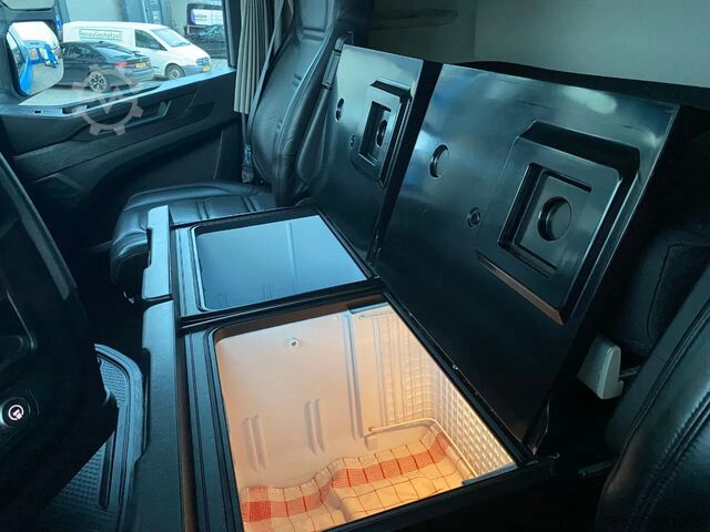 Standard tractor Iveco S-WAY 460 / Intarder / 2x Tank / Euro 6