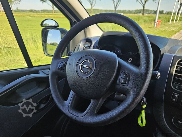 High-roof van OPEL VIVARO 1.6 L1H1 Imperiaal 3-Zit
