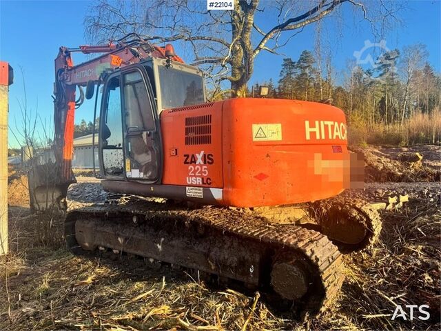 Raupenbagger Hitachi ZX225USRLC-3 crawler excavator with rototilt and 2