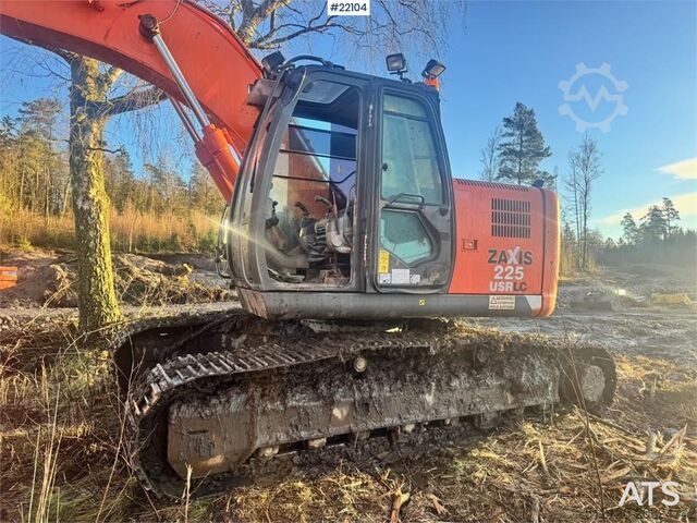 Raupenbagger Hitachi ZX225USRLC-3 crawler excavator with rototilt and 2