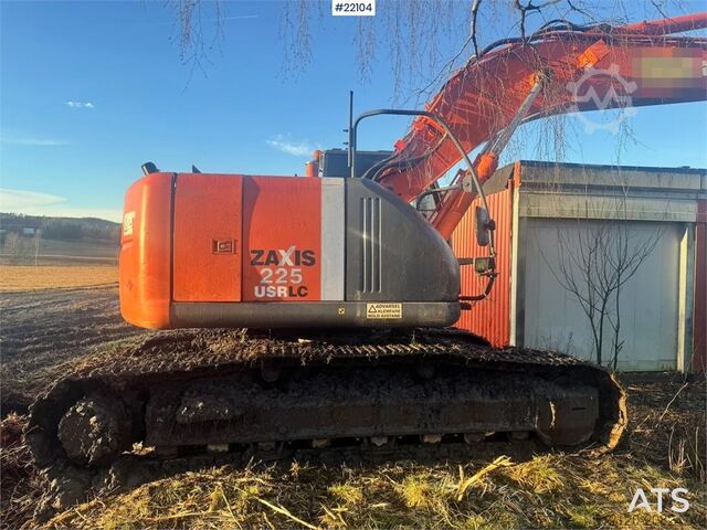 Raupenbagger Hitachi ZX225USRLC-3 crawler excavator with rototilt and 2