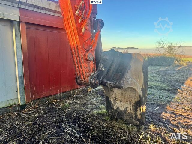 Raupenbagger Hitachi ZX225USRLC-3 crawler excavator with rototilt and 2