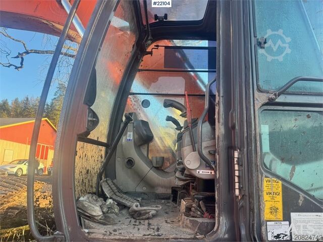 Raupenbagger Hitachi ZX225USRLC-3 crawler excavator with rototilt and 2