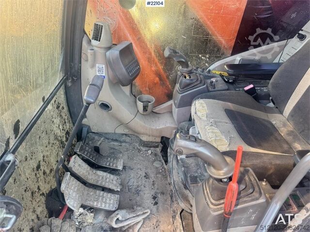 Raupenbagger Hitachi ZX225USRLC-3 crawler excavator with rototilt and 2