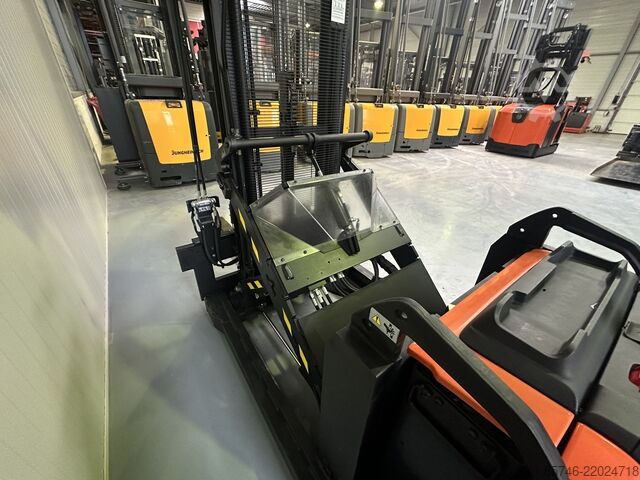 SWE 120 XR * DEMO !! REACH - MAST + Tilting Forks + Side Shift !! TOYOTA SWE 120 XR * DEMO !!  REACH - MAST  +  Tilting Forks + S.S.  !!