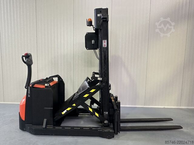 SWE 120 XR * DEMO !! REACH - MAST + Tilting Forks + Side Shift !! TOYOTA SWE 120 XR * DEMO !!  REACH - MAST  +  Tilting Forks + S.S.  !!