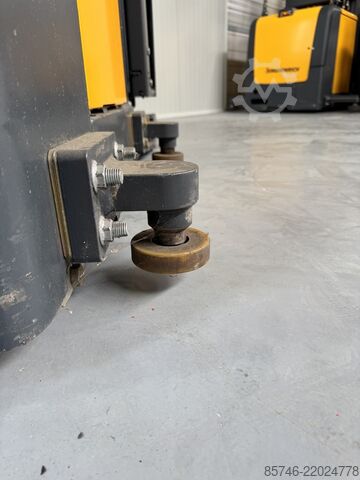 EKS 210 - Rail Guidance!! Cabin 1000MM!! JUNGHEINRICH EKS 210 - Rail Guidance !! Cabin 1000 MM !!