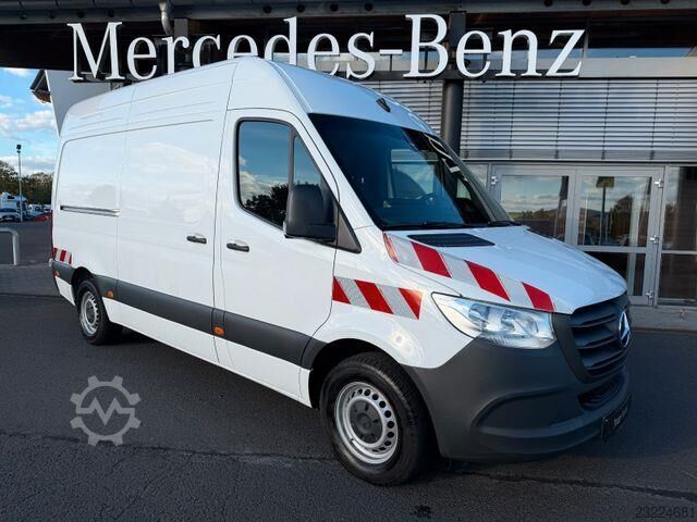 Mercedes-Benz Sprinter 317 CDI with workshop shelving, auxiliary heater and 3.5 t tow hitch Mercedes-Benz Sprinter 317 CDI Werkstatt-Regal Stdheiz AHK3,5t