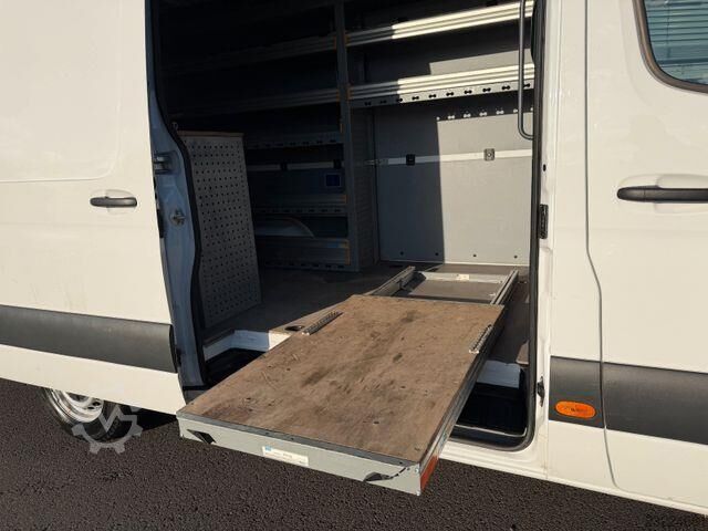 Mercedes-Benz Sprinter 317 CDI with workshop shelving, auxiliary heater and 3.5 t tow hitch Mercedes-Benz Sprinter 317 CDI Werkstatt-Regal Stdheiz AHK3,5t